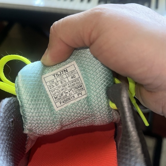 EUC ASICS women’s running shoes size 8.5 - Picture 3 of 3